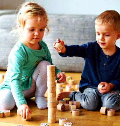 Dřevěné pexeso pro děti - společenská hra a stavebnice.