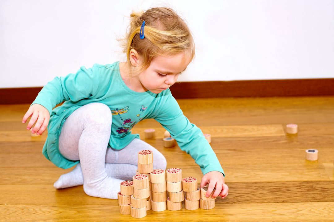 Dřevěné pexeso pro děti - společenská hra a stavebnice.